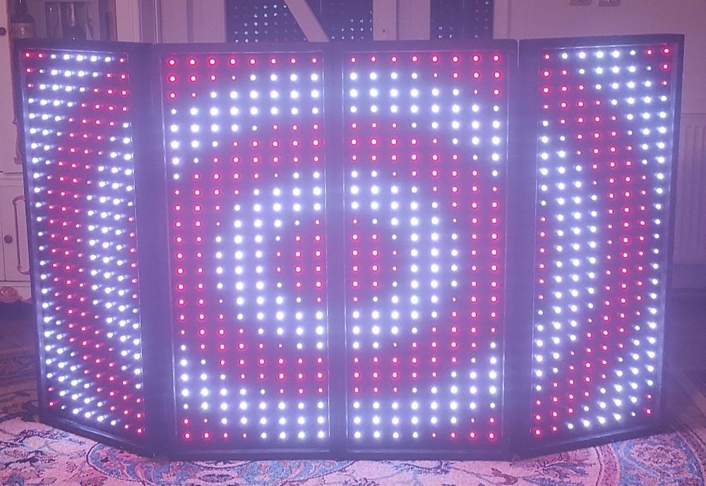 Vând mască pupitru DJ portabilă – LED