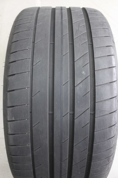 285/30-22 Goodyear BMW