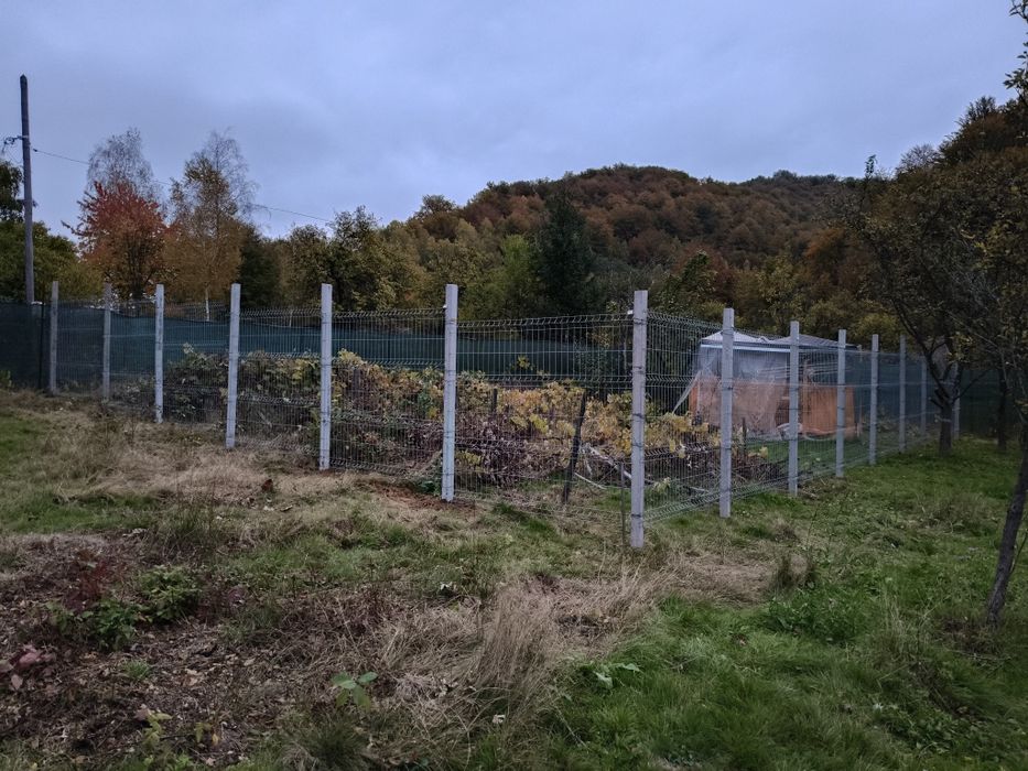 Vând casă cu teren în sat Bănița, jud. Hunedoara