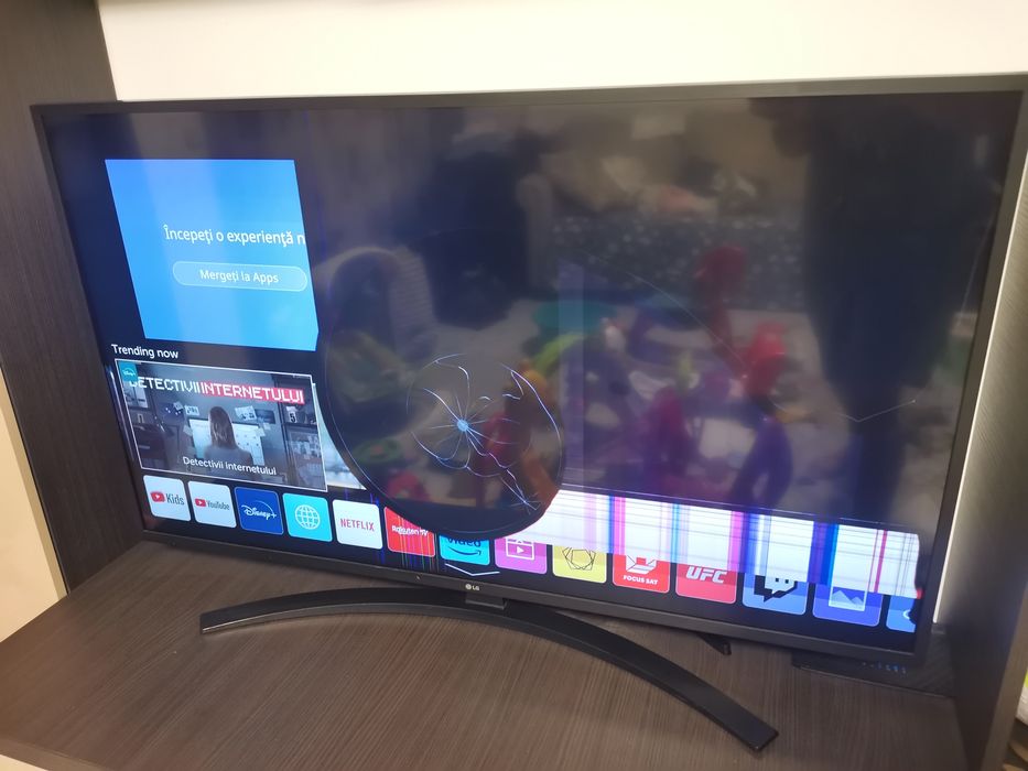 Vând TV LG 50UM7450PLA ecran spart, functional