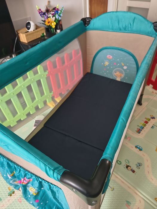 Patut pliabil Juju Sleepy Baby, 2 nivele + Saltea spuma Hauck Sleeper CADOU