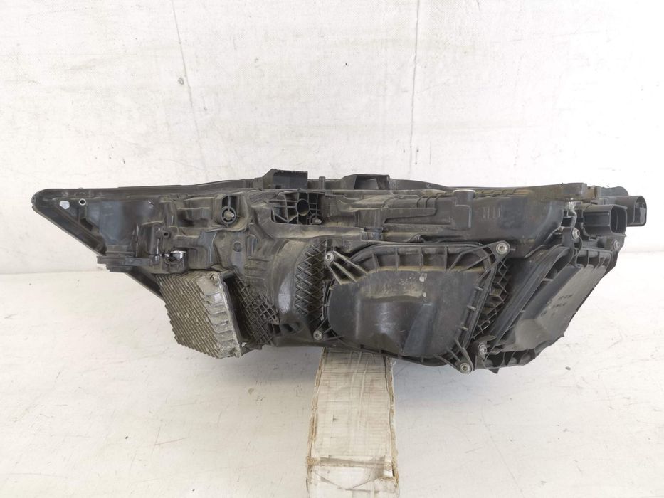 Фар Дясно Лед Матрикс Лъч Ауди А6 С8 / Audi A6 C8 Оригинален Авариран