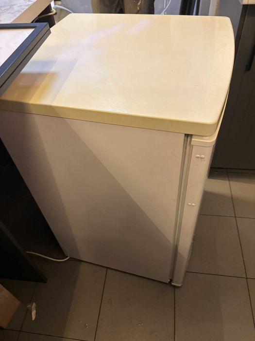 Хладилник малък/подплотов