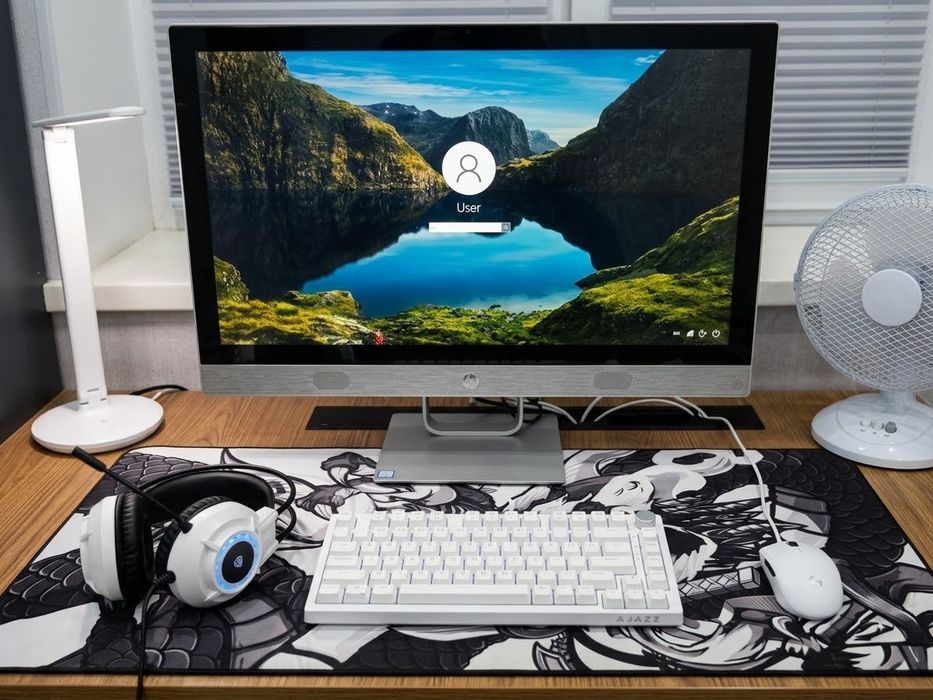 Моноблок HP Pavilion 24 / Intel Core i5 / 16GB RAM / SSD + Дискретная