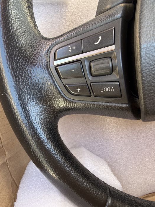 Volan Bmw seria 5 f10 2009- 2016 350 ron air bag inclus in pret