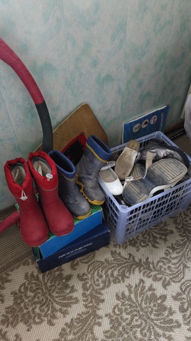 Отдам обувь бесплатно