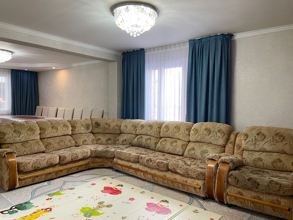 Срочно продаю диван