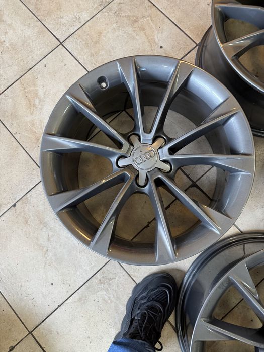 Jante originale audi - a4/a5/a6/a7/a8 --- 5x112 r18 - et 29 noi impecabile - gun metal - 2500 lei set