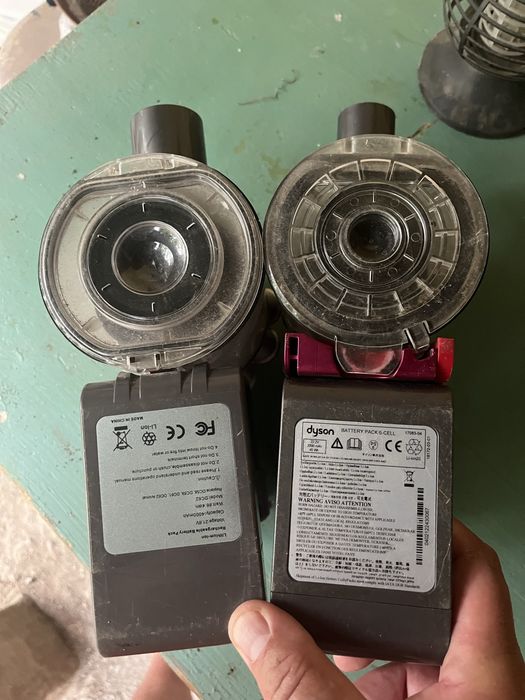 2x aspiratoare Dyson