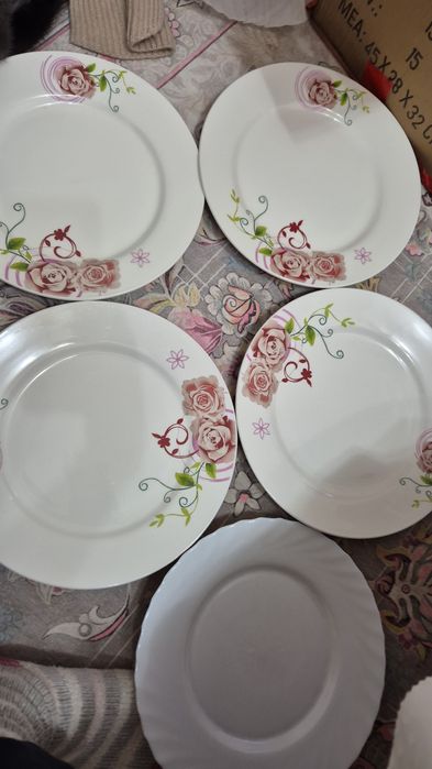 Тарелки б/у в отличном сост.
