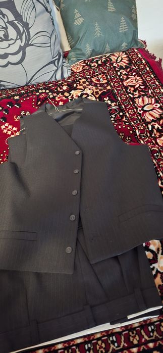 vând haine din blana și piele