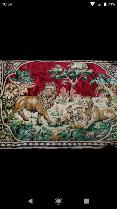 Carpetă Artizanală Vintage cu Leu, Leoaica și Puii