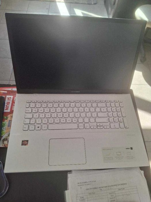 dezmembrez laptop asus vivobook 17