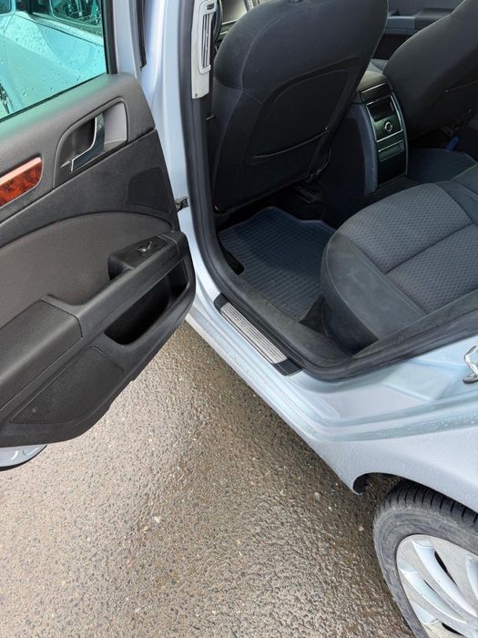 Skoda Superb 2011 2.0 TDI automata