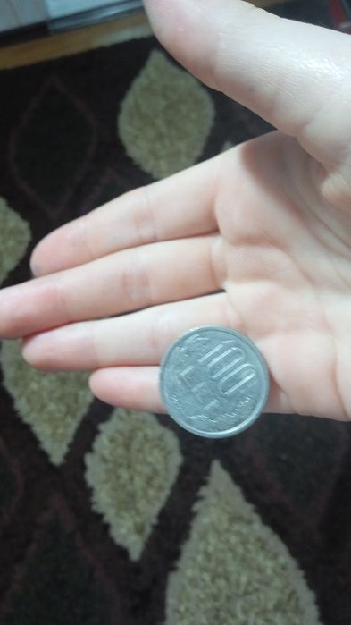 Vând moneda 100 lei
