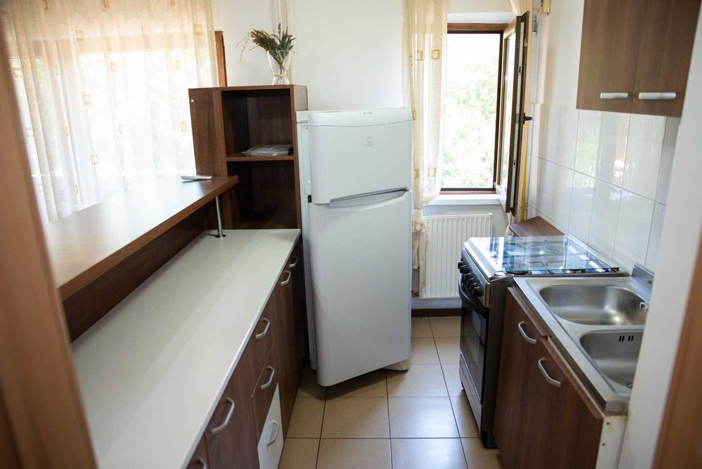 Particular inchiriez Garsoniera 44mp Colentina