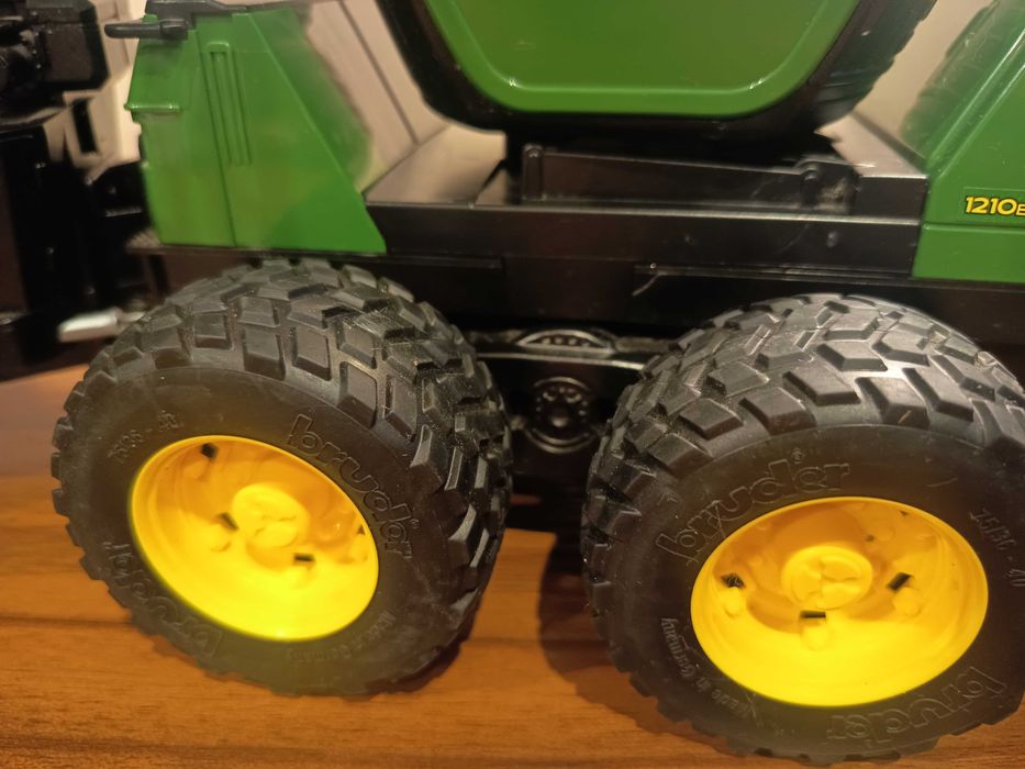 John Deere 1210E горска техника