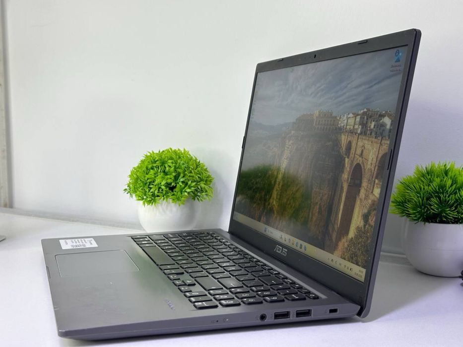 ASU’s intel core i3-10 в отличном состояний