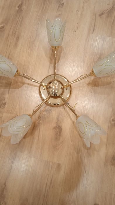 Продам люстры б/у