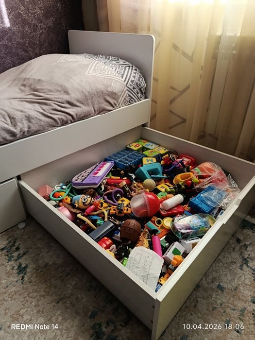 Кровать подростковая