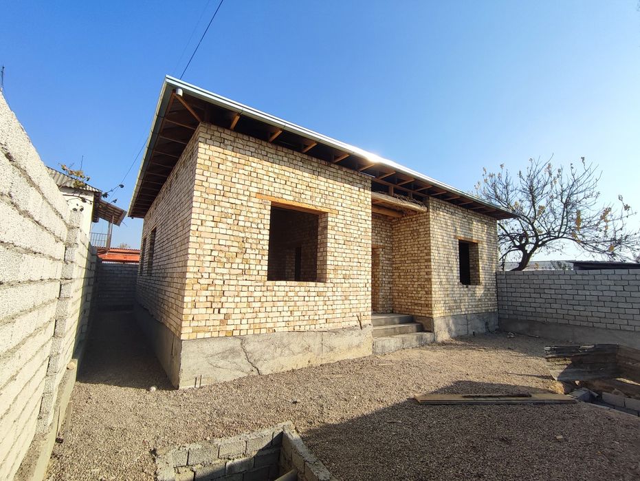 5 хонали уй сотилади!