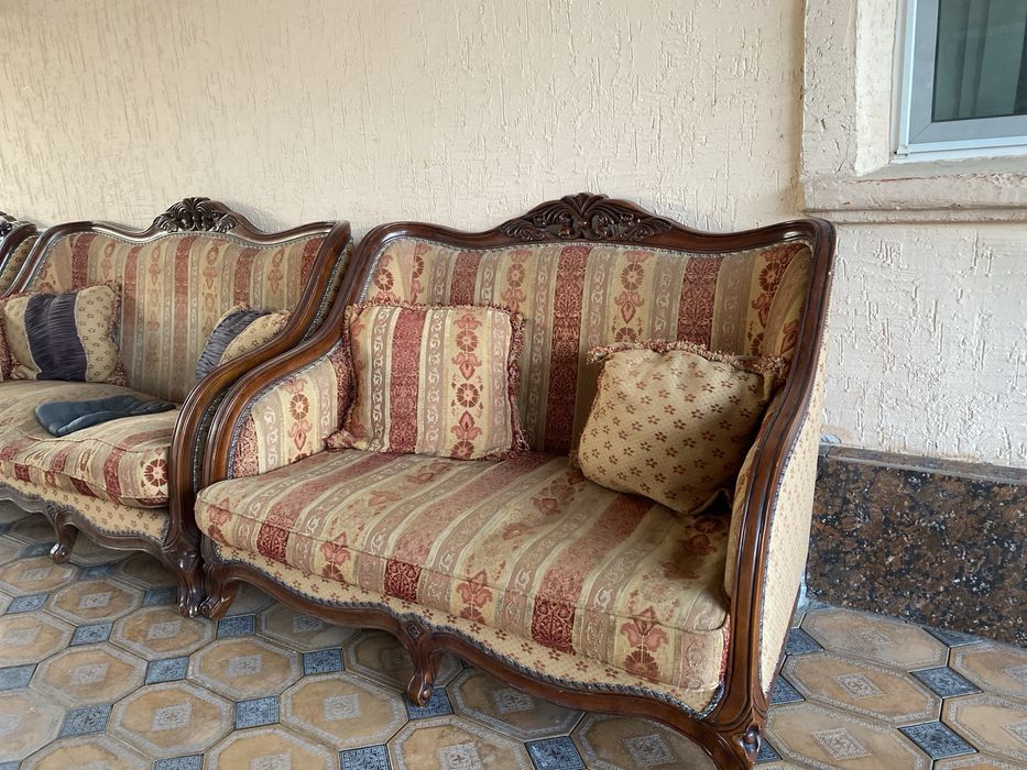 Королевский диван