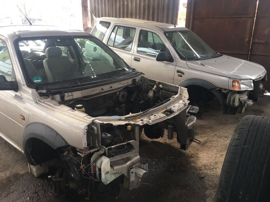 Dezmembrez Dezmembrari Land RoverFreelander 1 orice motorizare culoare