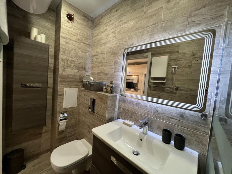 Дава се под наем Тристаен апартамент в Варна, Център - 74 кв.м за 1100 € - Снимка #6