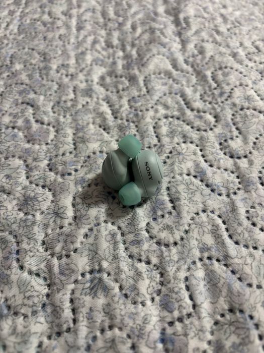 Слушалки SONY в коралов цвят