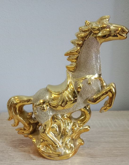 Конь сувенир продам