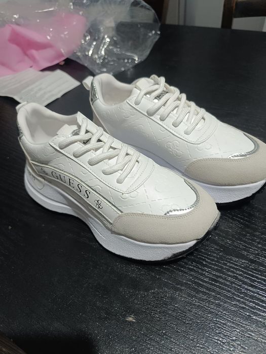 Adidași dama guess