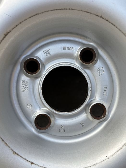 Jante VW Golf 2 / VW Corrado 15" 4x100 6J ET35 (357601025M)