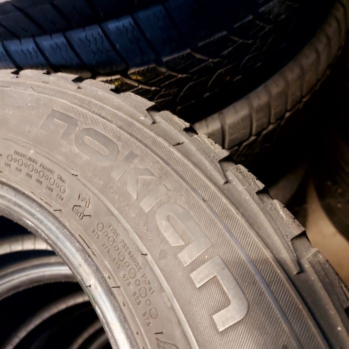 215/60/17С Nokian 4бр.гуми