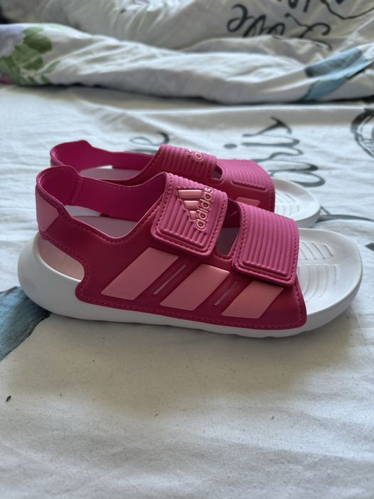 Продам новые детские сандалии ADIDAS