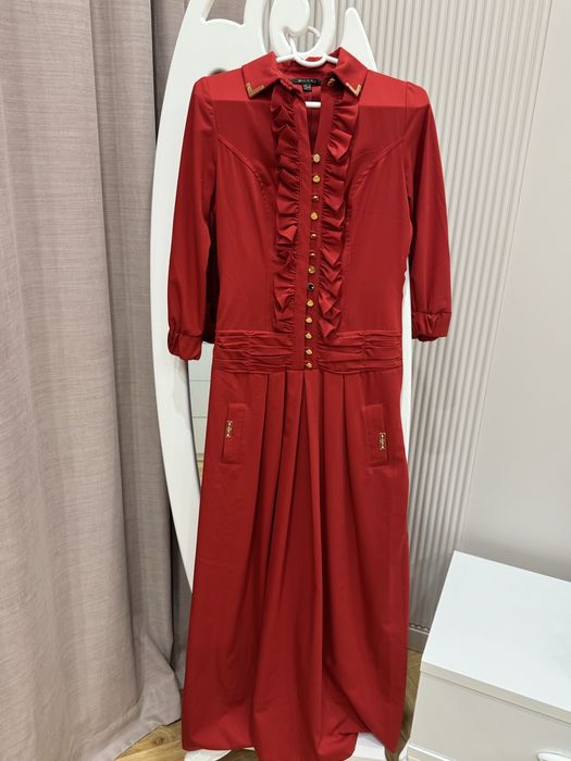 платья вечерние