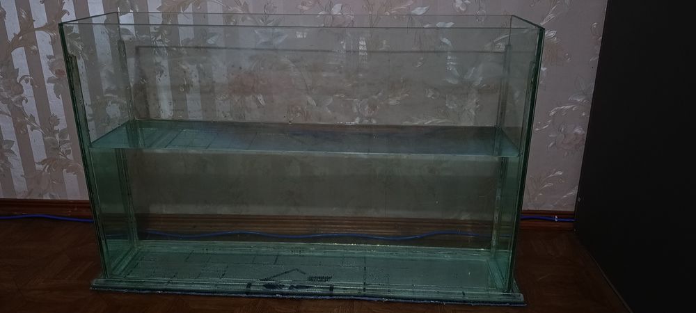 Продам аквариум 80л