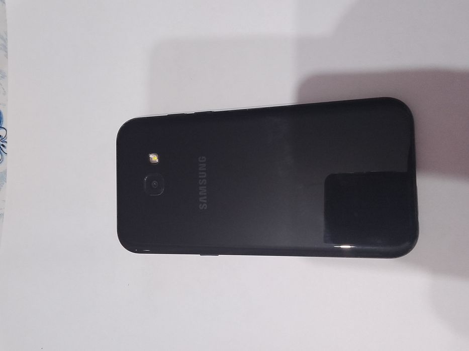 Продам телефон самсунг