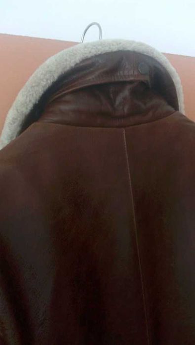 Кожено палто с яка