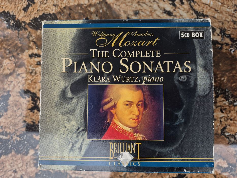 Vand Lot 20 CD cu muzică clasică mixta 

- Tot lotul de 24 CD cu muzic