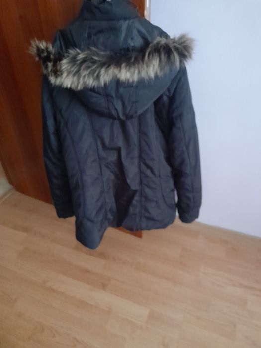 Разпродавам нови дамски кожени и зимни якета .