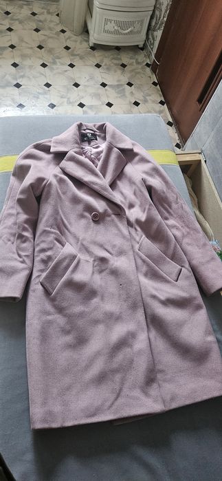 Продам платья и пальто