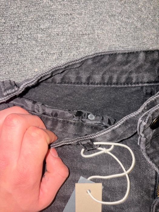 Blugi Essentials Noi