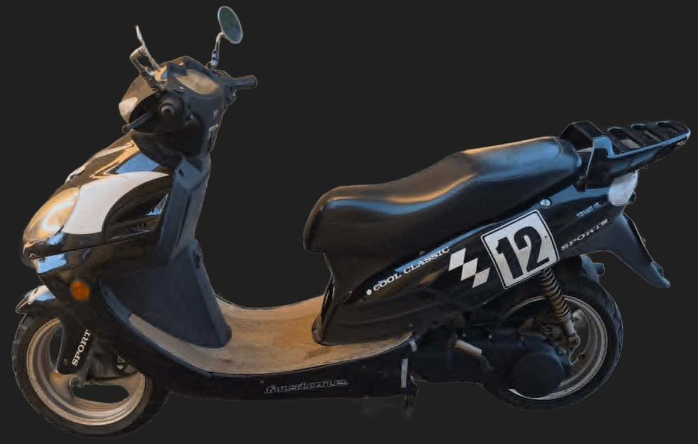 ПРОДАВАМ скутер 150 КУБ.
