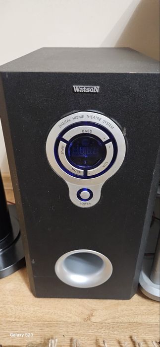 Домашно кино DVD и маса