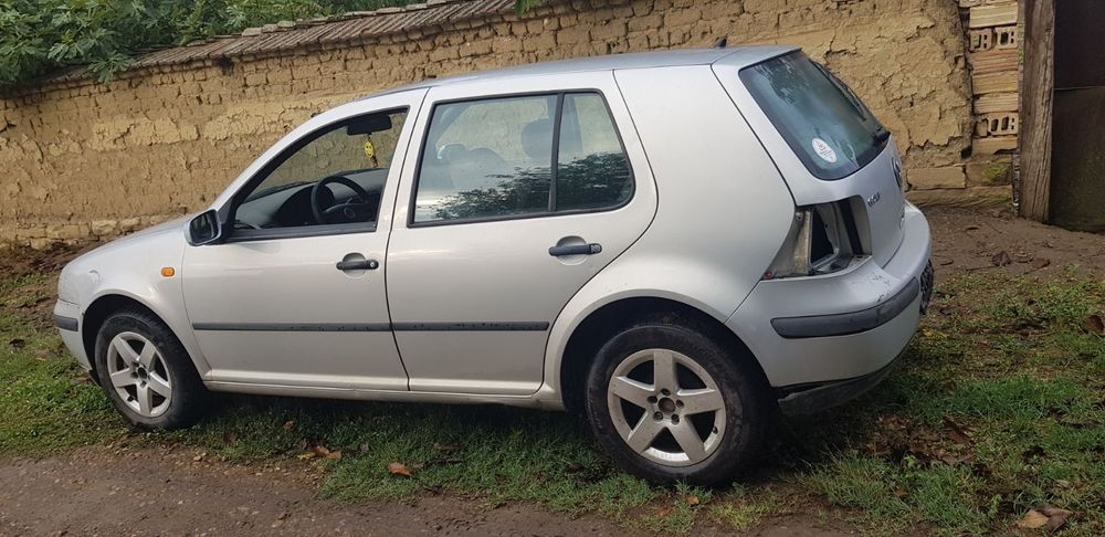 Голф 4 1,6 SR на части