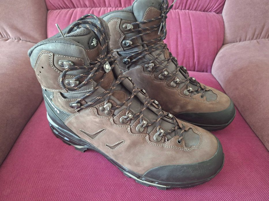 Ghete trekking premium LOWA Camino Gtx Wide marimea 48,5 zero km