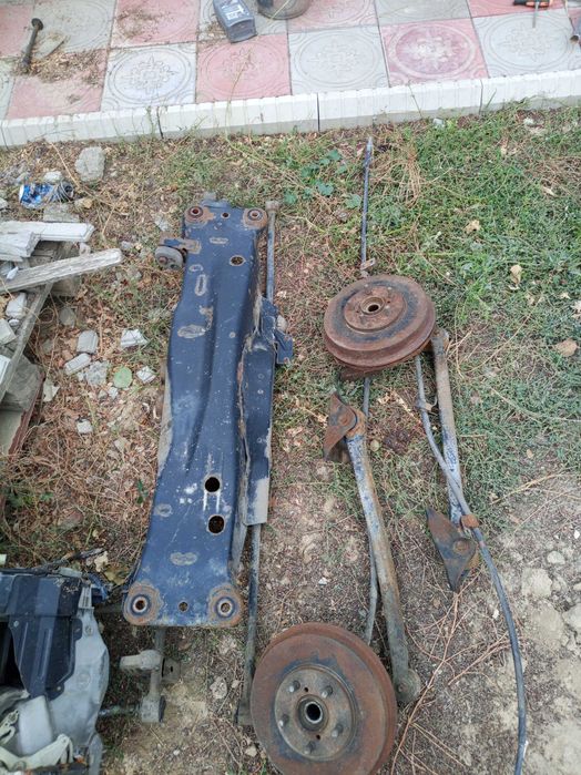 Субаро Легаси 1996 на запчасти