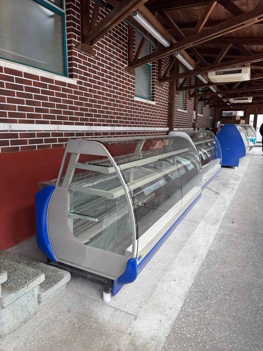 Хладилни и топли витрини