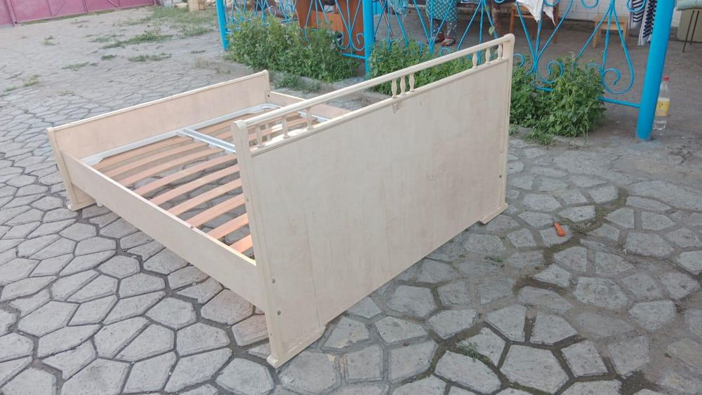 Кровать полуторка