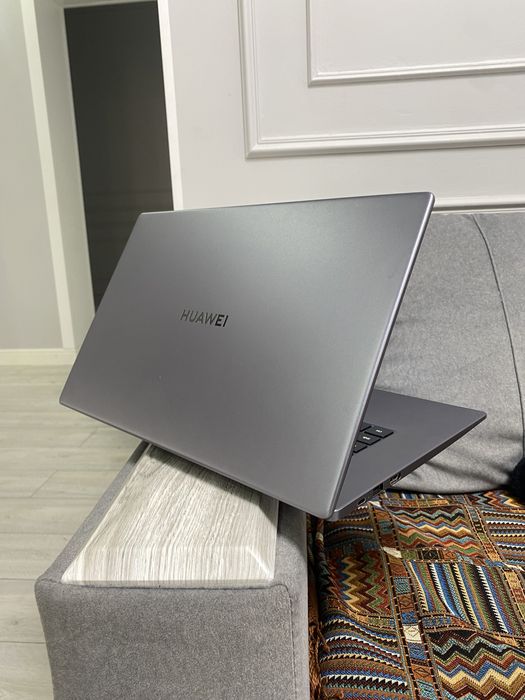 Ноутбук Huawei MateBook D15 15.6" / 16 Гб / SSD 512 Гб